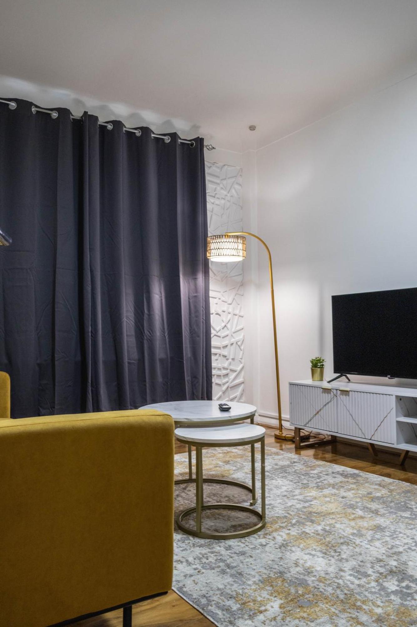 Stylish Oxford Street Apartment London